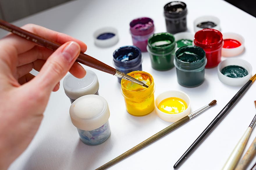 Why you should do your painting with acrylic paint